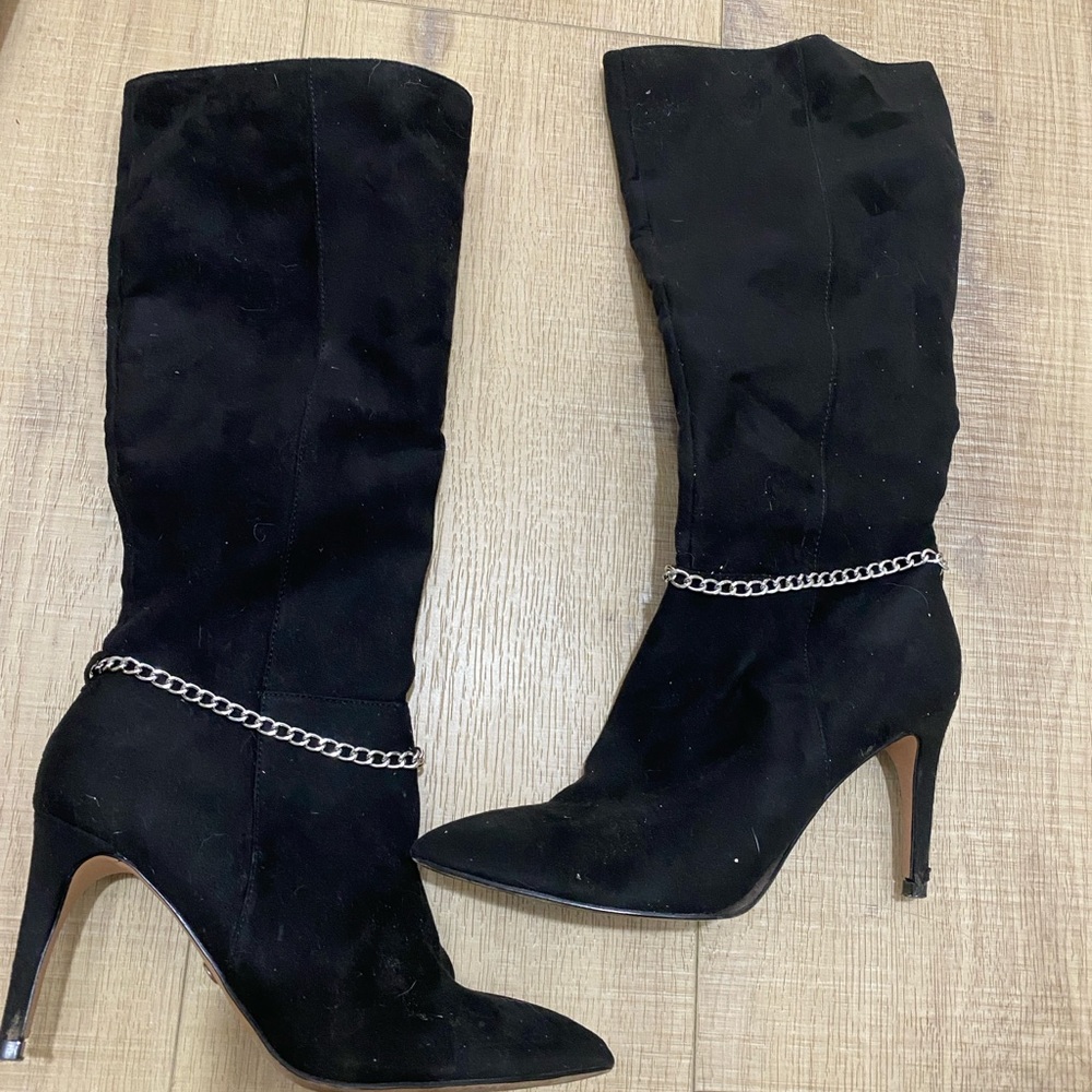 🔴Black boots with silver chain size 7.5
